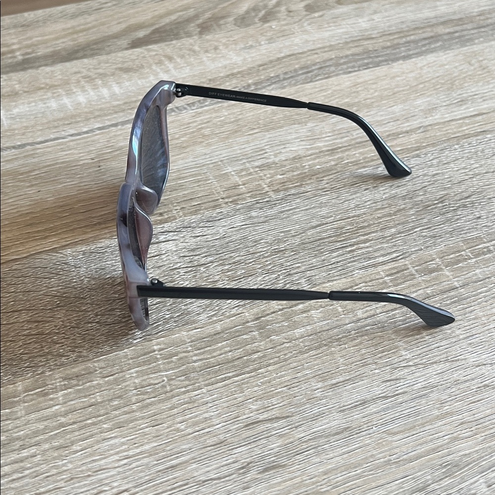 Diff Hailey sunglasses - Picture 2 of 3